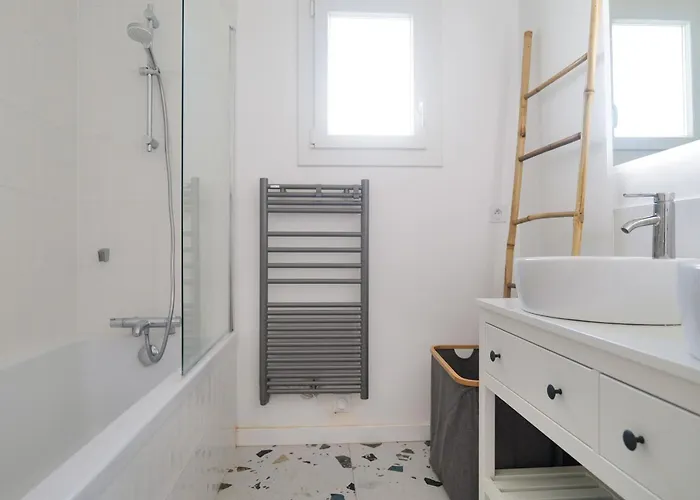 Nyaraló Superbe Maison Renovee Avec Piscine D'olonne - 8 Personnes *