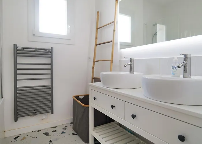 Superbe Maison Renovee Avec Piscine D'olonne - 8 Personnes *